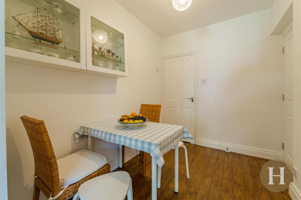 Hadleigh Estate Agents-23.jpg