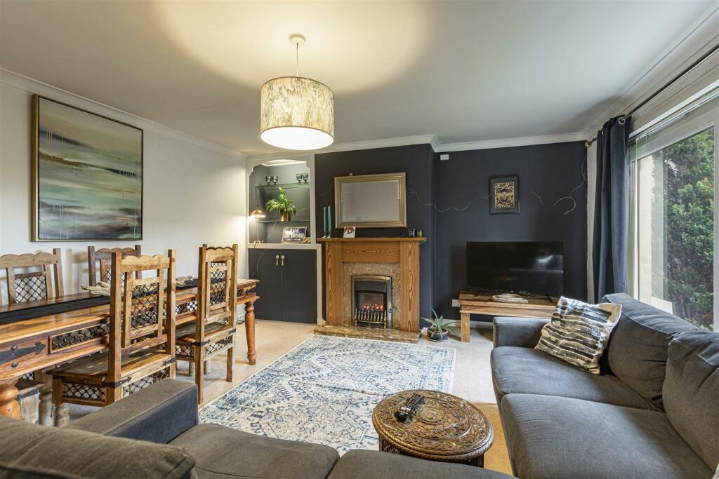 1 Whitefield Avenue Newtown 07.JPG