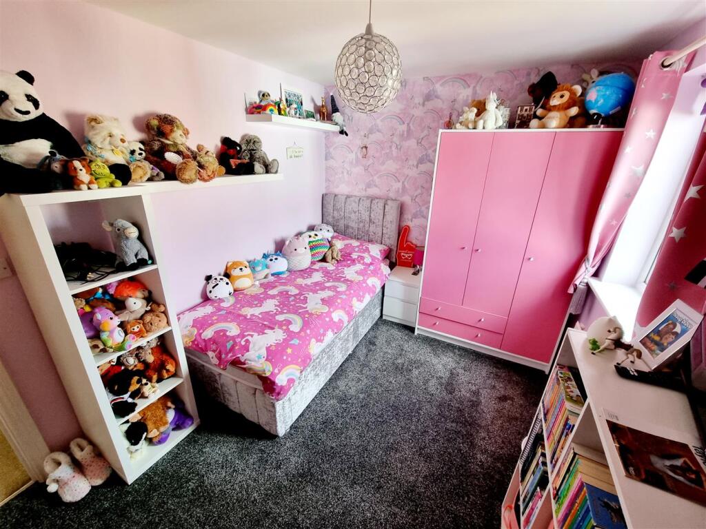Bed 3.jpg