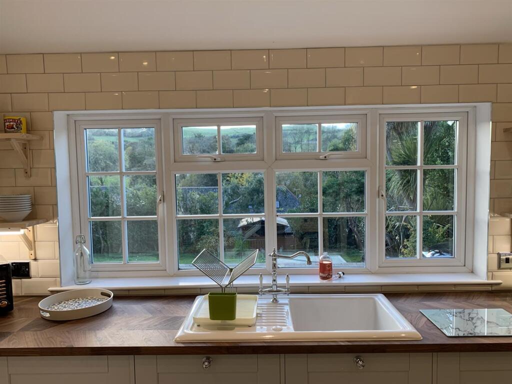 Kitchen1.JPEG