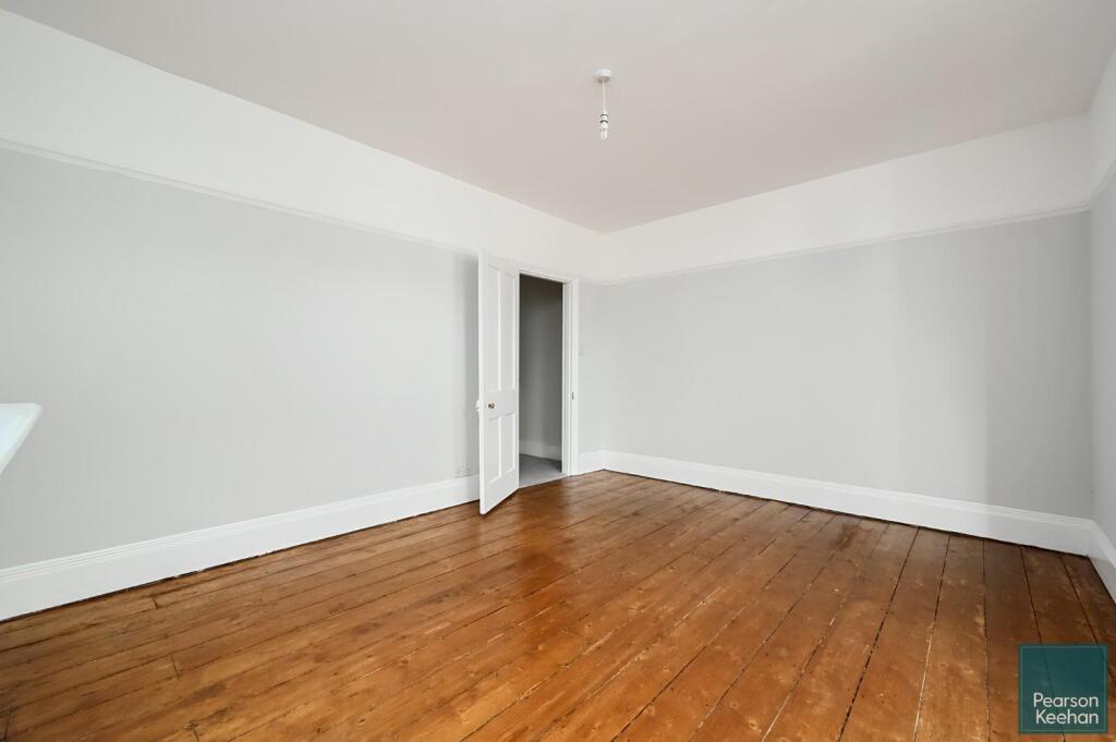 10 Kendal road, BN3 (21).jpg