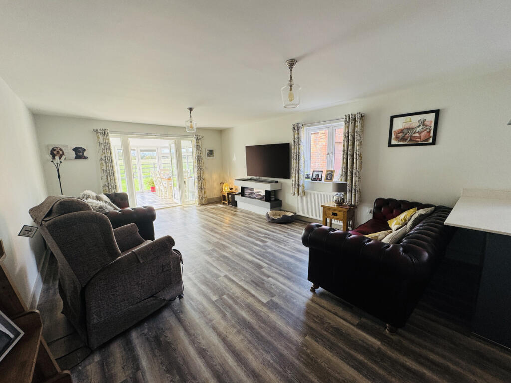 Sitting/Dining Room