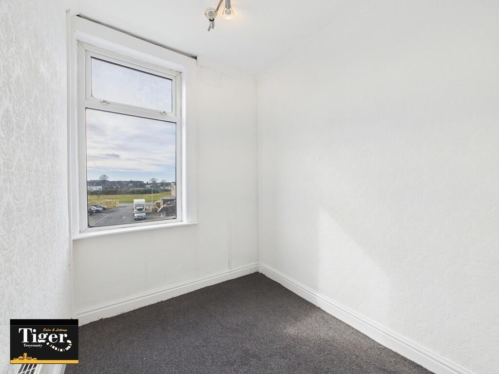 IMG_398633_3_larg...