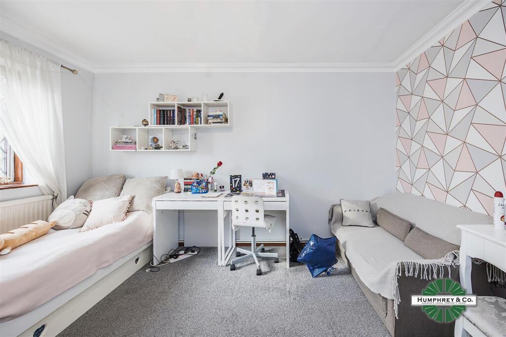 24   Manning Road -004.jpg