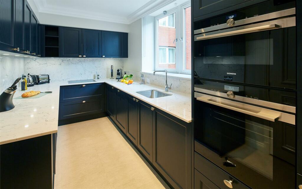 CTC-3-Bed-Luxury-kitchen.jpg