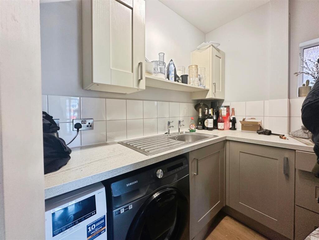 e0811894--4CD5-A843-31E2C75A4F58-18204-0000071DB52