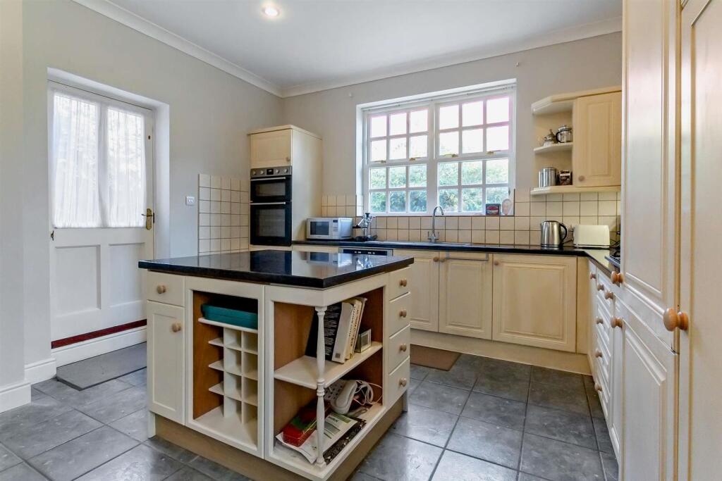 8665184-interior02-800.jpg