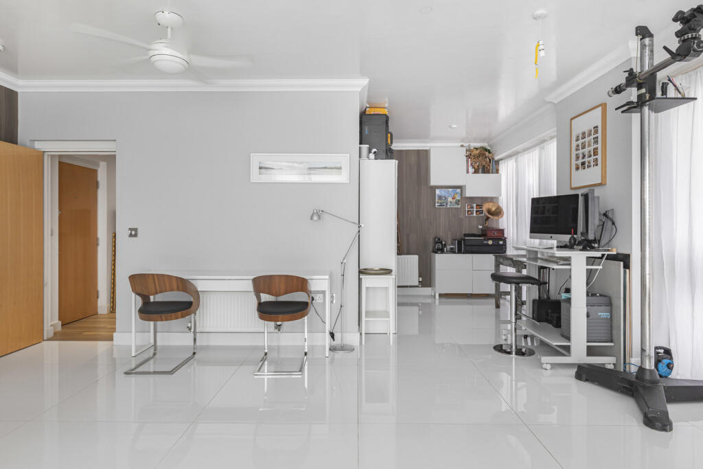 Lounge/Office/Studio