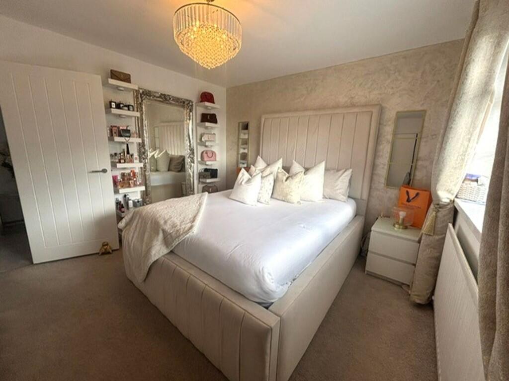 Additional Bedroo...