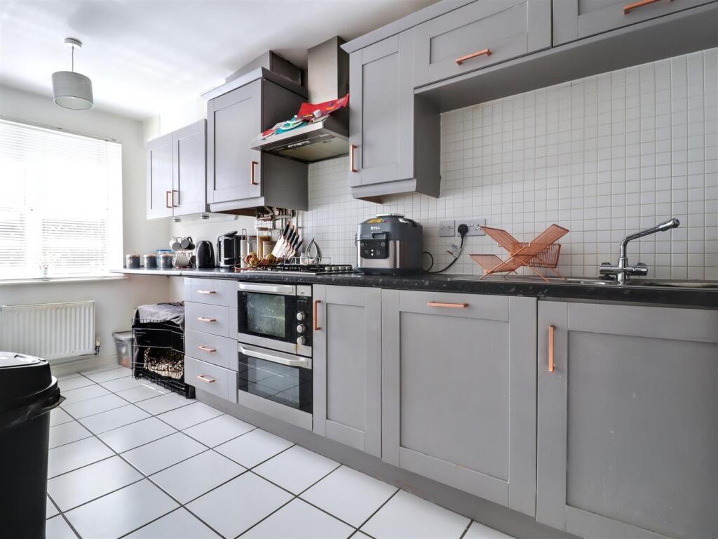 kitchen/breakfast room