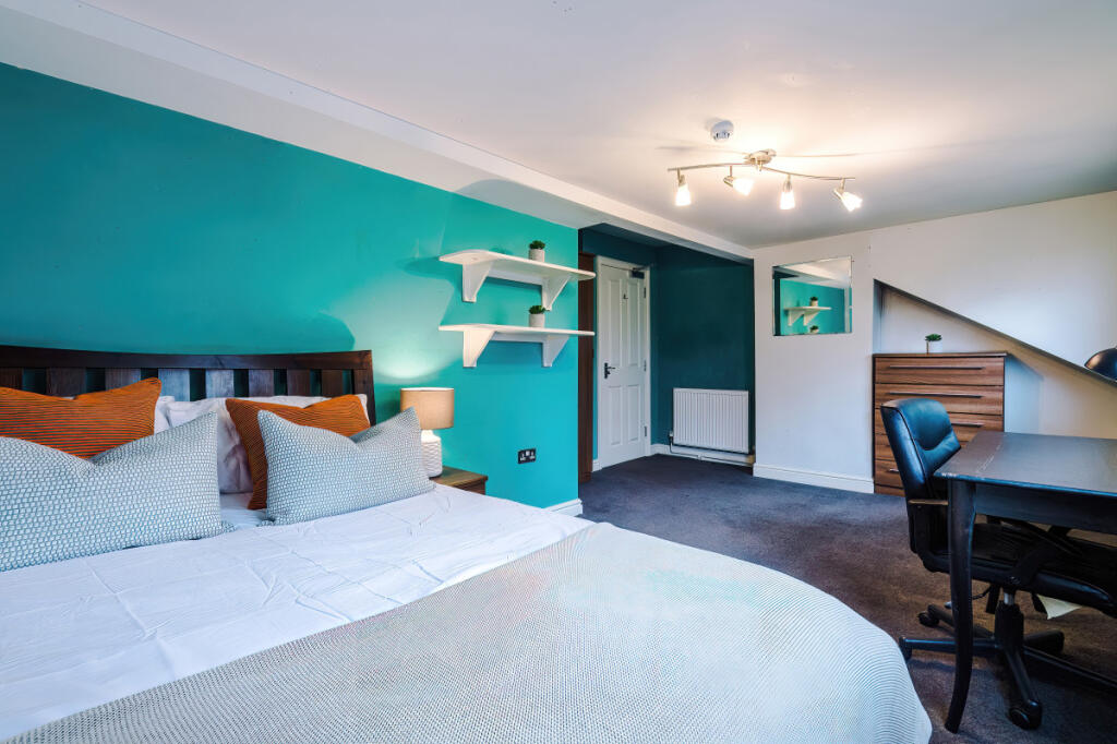 16 Buckingham Mount Bedroom 14