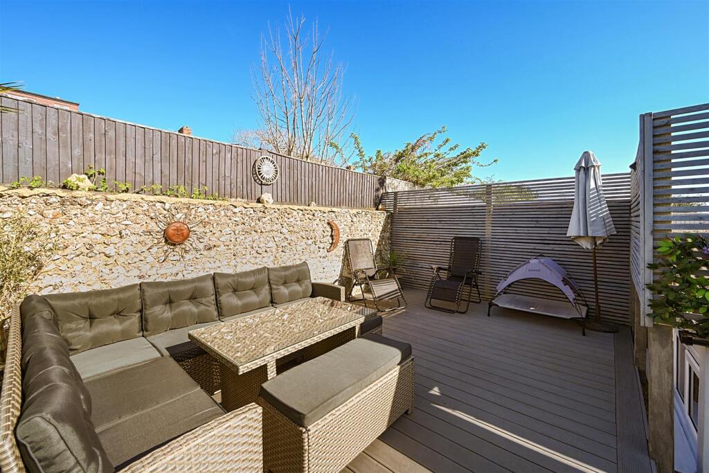 89 North Road, Portslade BN41 (7).jpg