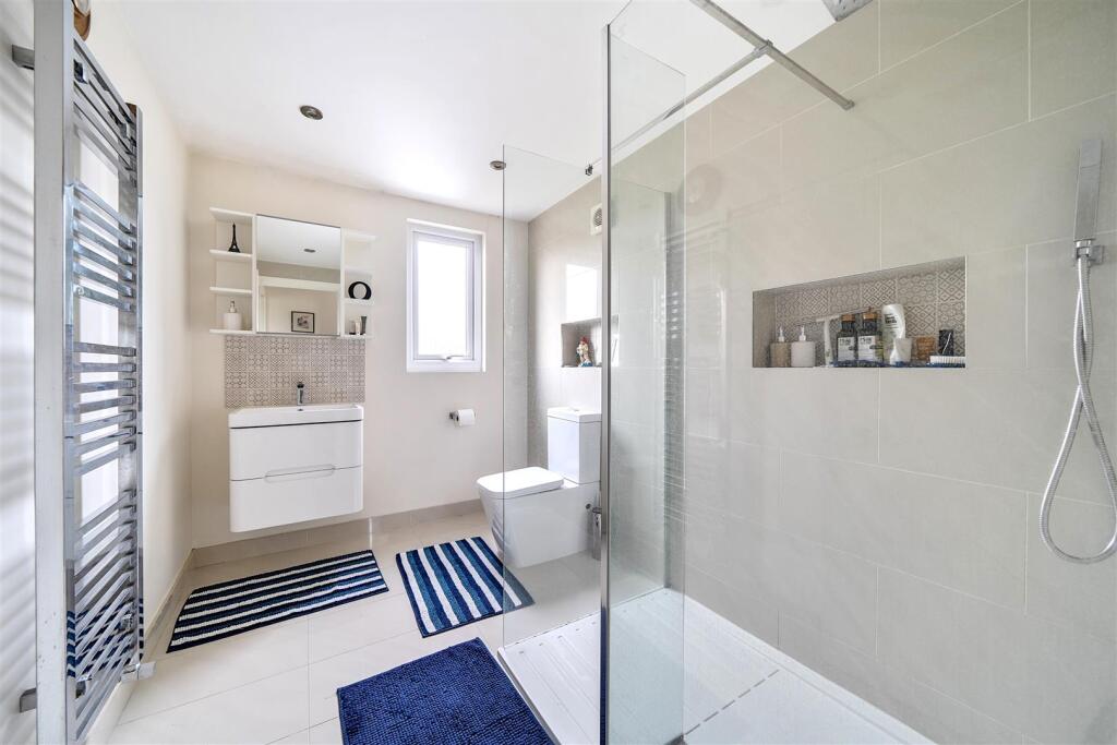 Shower Room.jpg