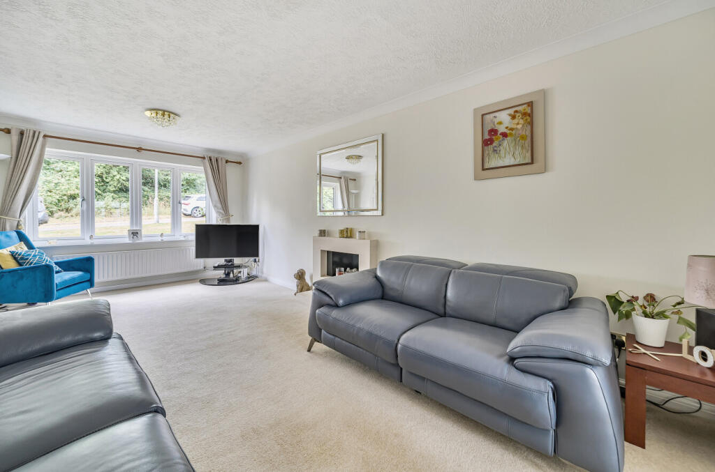 1315362-3-685c031...