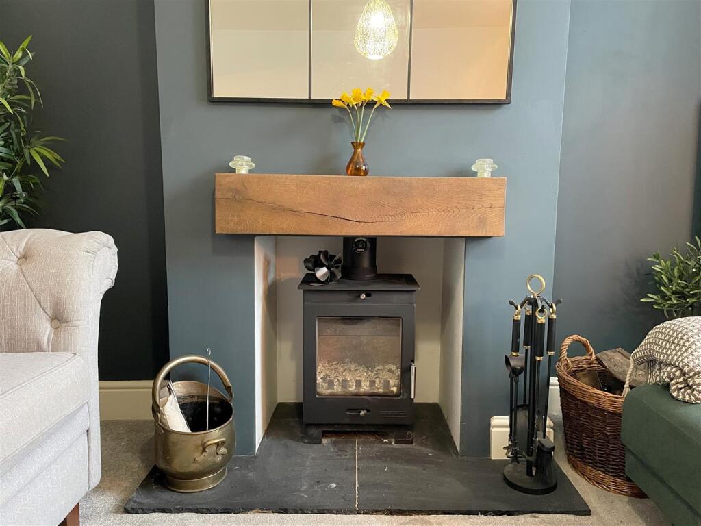 Log Burner.JPG