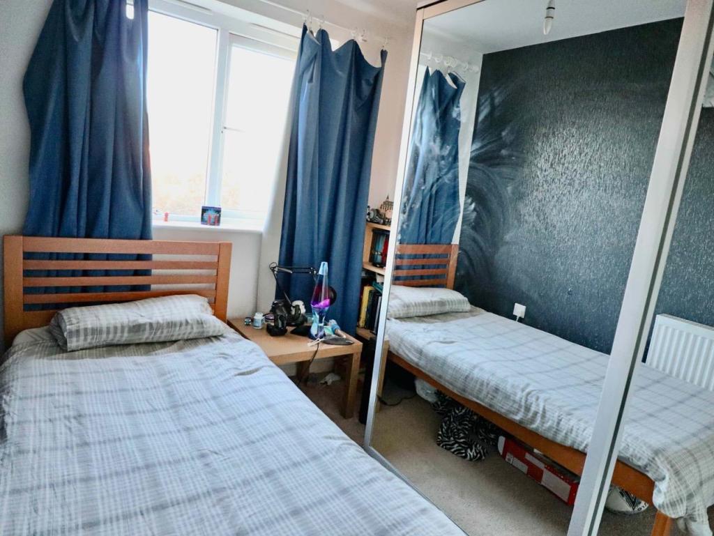 bed2.jpg