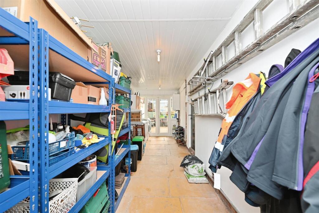 Garage/Store