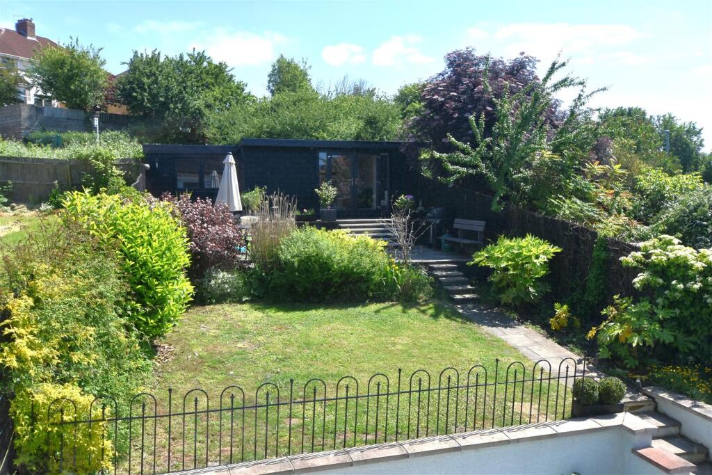 Views to Rear Garden..JPG