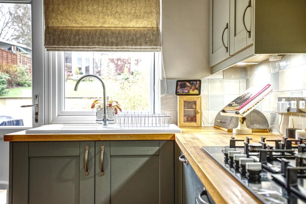 kitchen feature.jpg