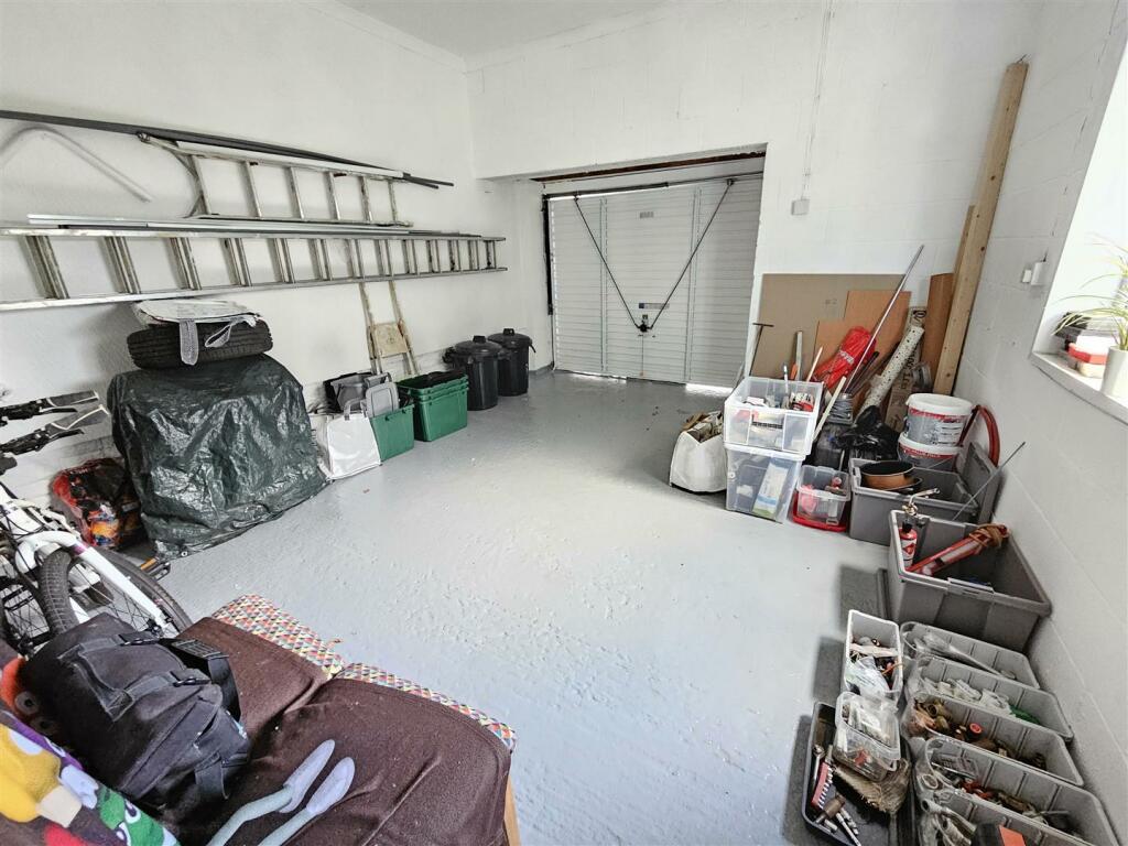 Garage.jpg