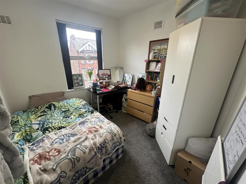 2dr.room3.JPG