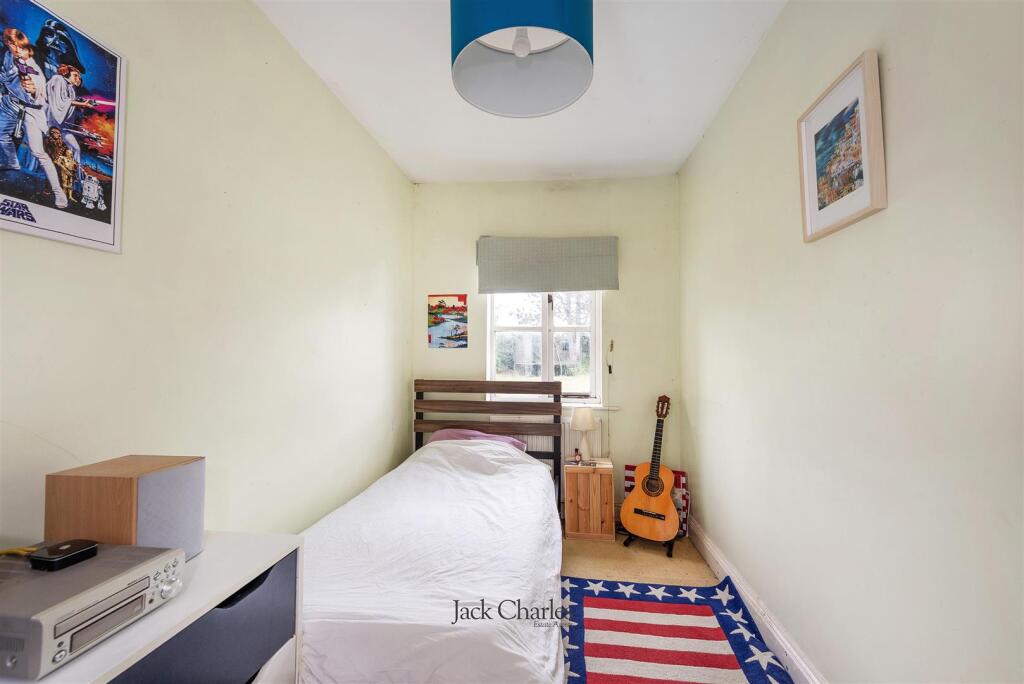 The Old Stables, Knotley Hall, TN11 8JH 012.jpg