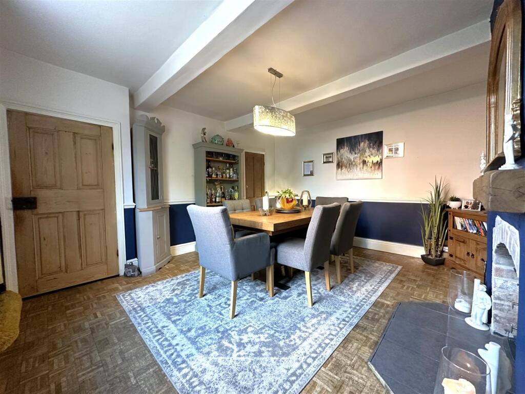 Dining Room 432