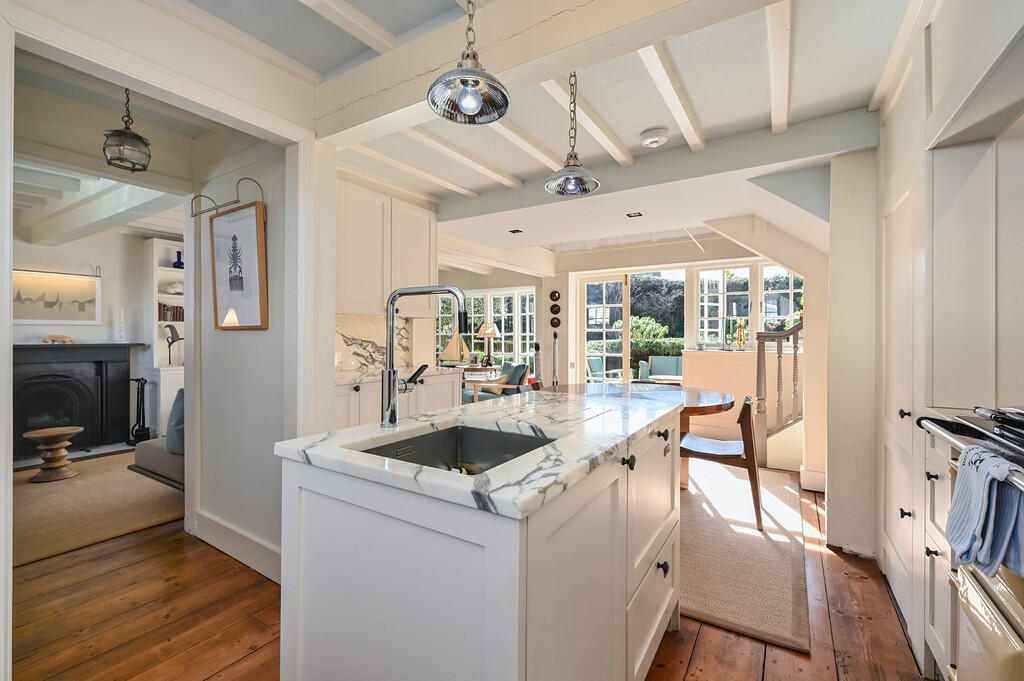 Wall Cottage TN36...