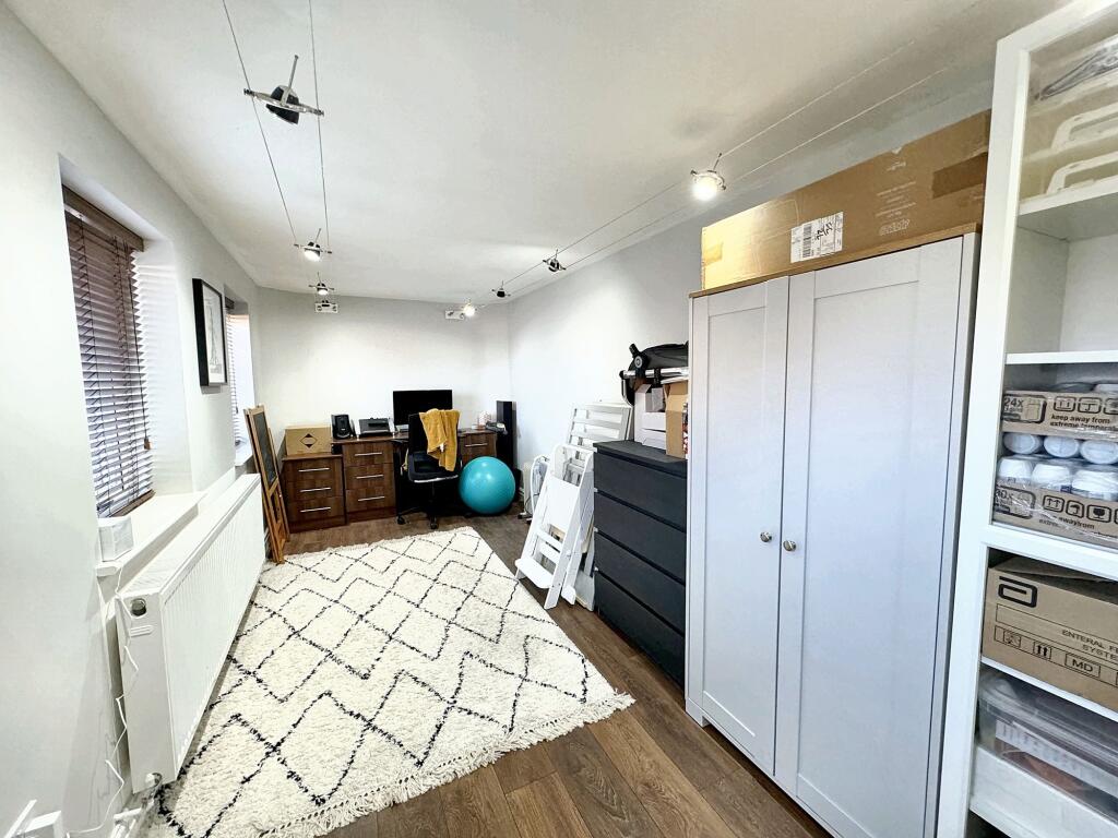 Annex - Bedroom/Lounge