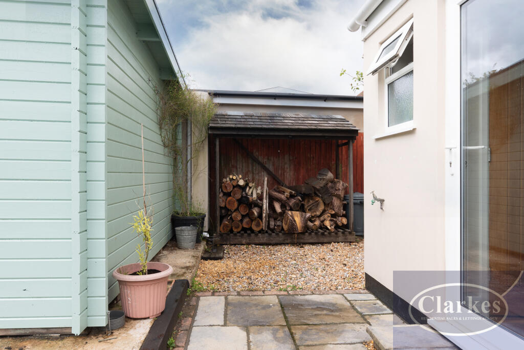 FC_044_8 ROMNEY RD_011