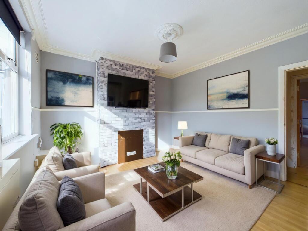 Lounge (Virtually Furnished)