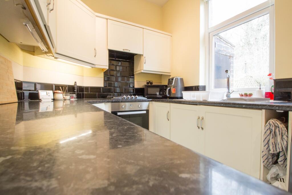 Kitchen Eastfield Road, Mirfield, WF14 0QR EweMove