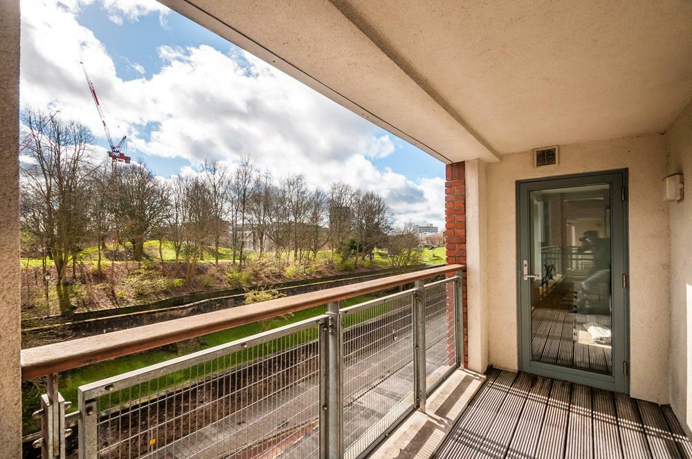 Balcony_2.jpg