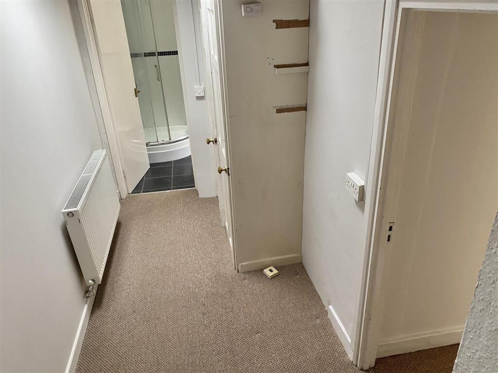 REAR HALLWAY