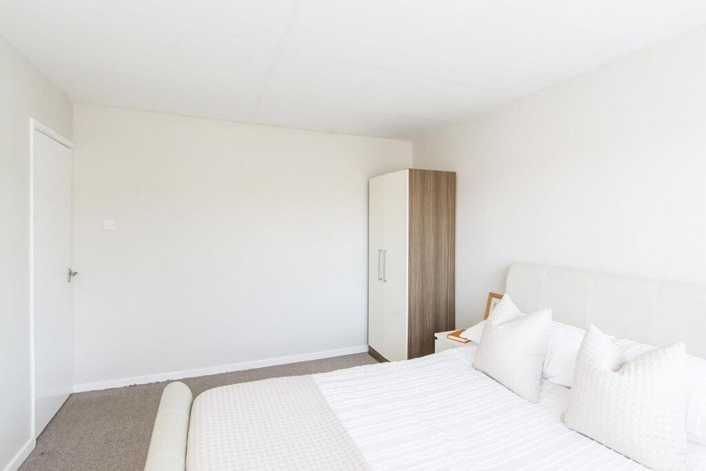 (Bedroom One Photo Two)