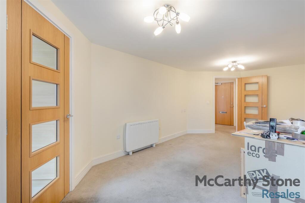 8670629-interior06.jpg