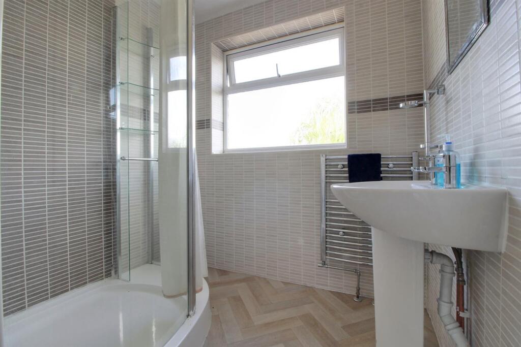 Shower Room.jpg