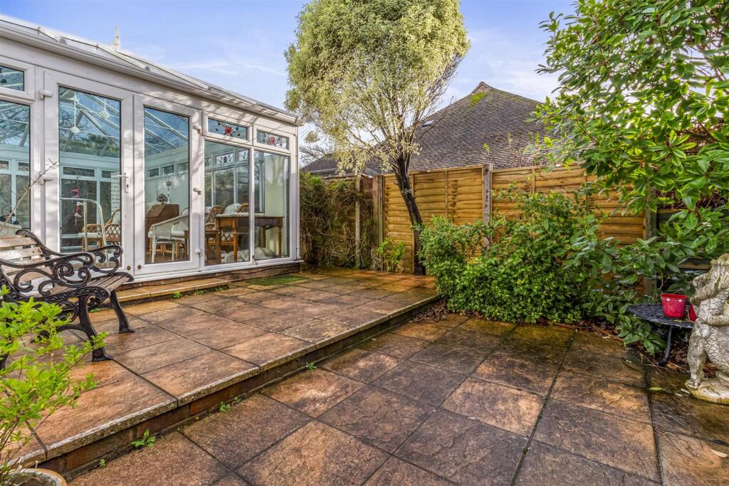 5 Parklands Ave New-023.JPG