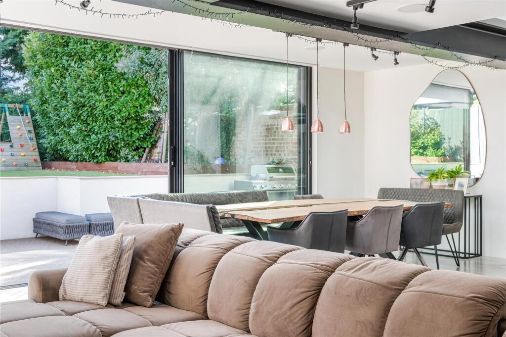 CHAPEL WAY, 102 (18).jpg