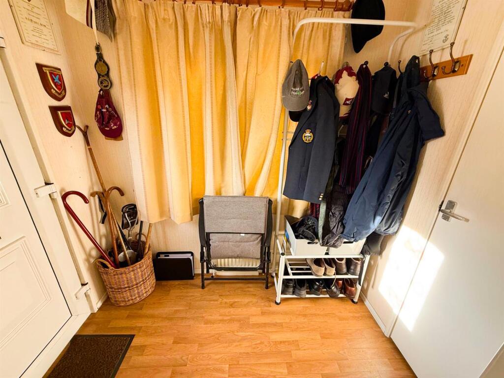 2 bed park home. Silsden