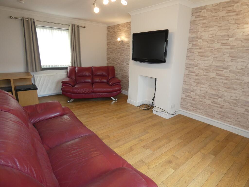 LOUNGE D