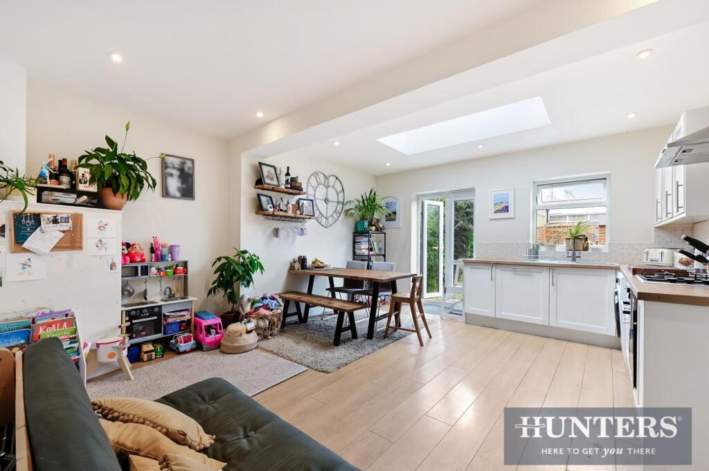 DELCOMBE AVENUE, -21.jpg