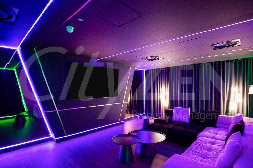 RESIDENTS BAR/KARAOKE ROOM