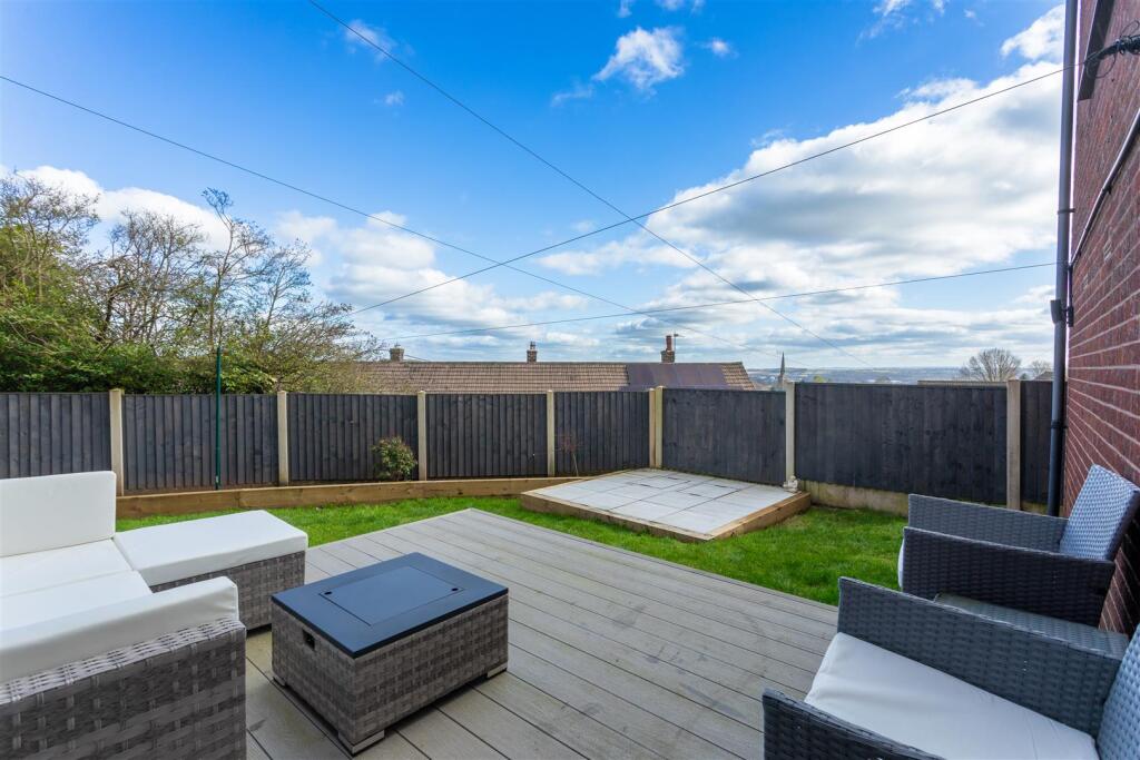 1 Redcar Close, Gedling, NG4 4EW-0003-External.jpg