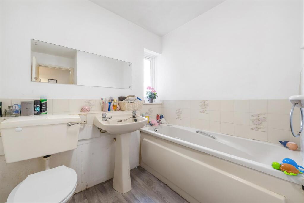 5 Berkeley Court-9.jpg