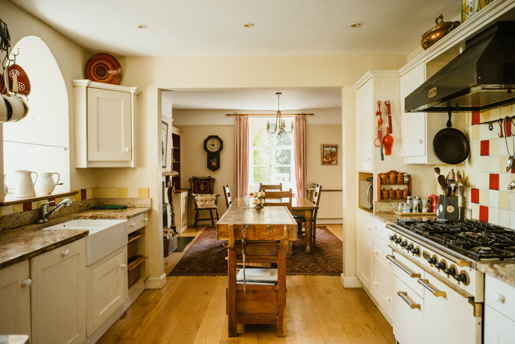 284560 - B0014245.jpg