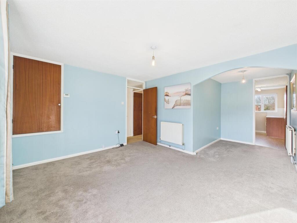 2 - One-Bedroom Flat Plus Parking In Speedwell.jpg