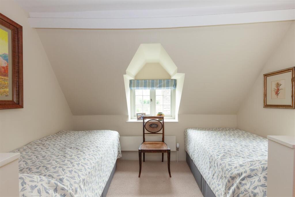 Bedroom 2 2.jpg