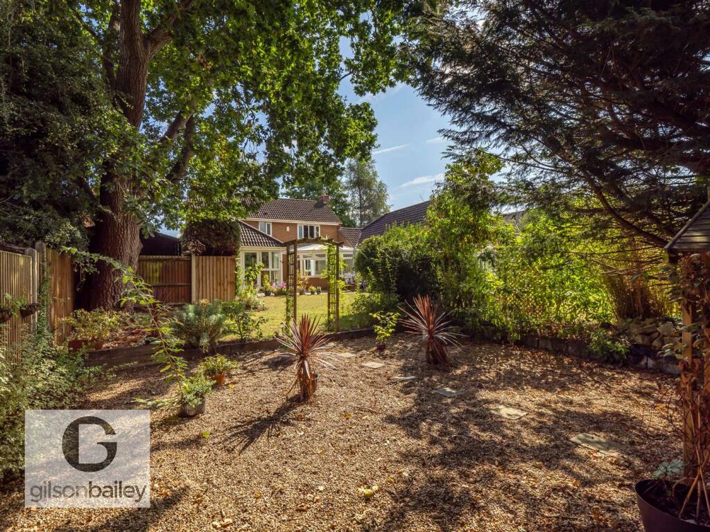 38HowardClose-15.jpg