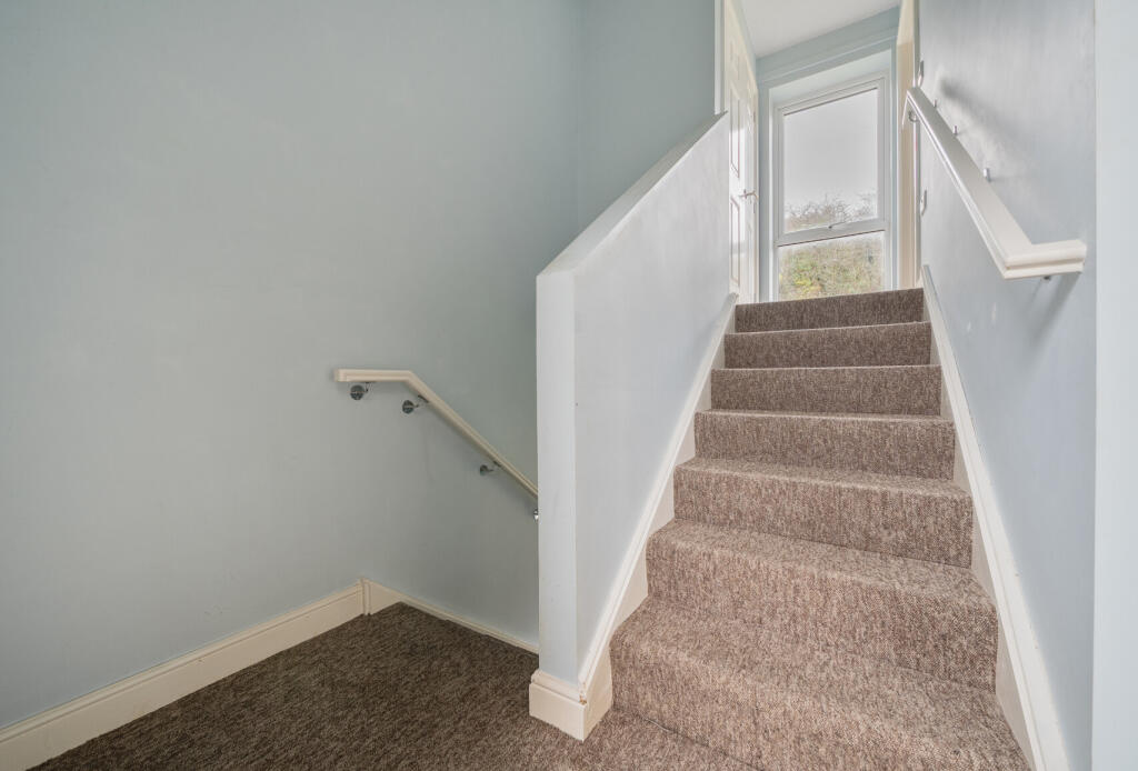 1393864-12-694297...